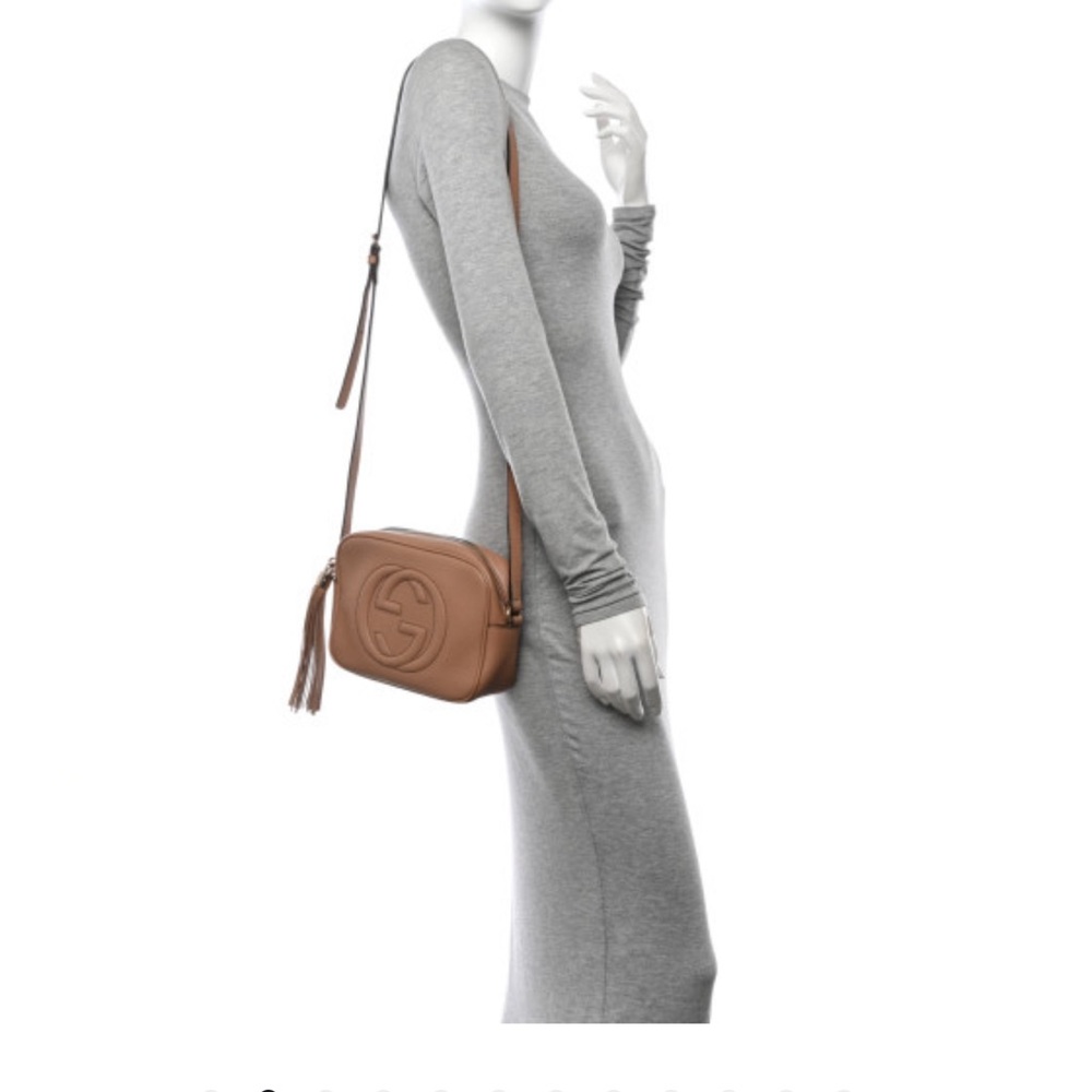 COPY - Gucci 
Pebbled Calfskin Small Soho Disco Bag Camelia - Picture 2 of 9
